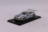 Het 1:43 gegoten modelauto van de Mercedes-Benz SLS AMG GT3 Black Falcon #2 van de 24H Nuburgring 2015. De rijders waren B. Schneider/Y. Buurman / A. Simonsen en A. Christodoulou. Dit schaalmodel is gelimiteerd op 300 stuks. De fabr