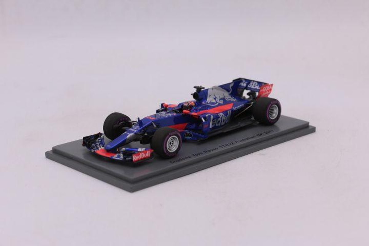 1:43 Scuderia Toro Rosso STR12 #26 GP Australië 2017 Daniel Kvyat Spark modelautos