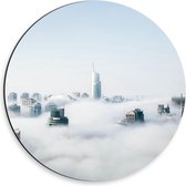 Dibond Wandcirkel - Stad in de Wolken - 30x30cm Foto op Aluminium Wandcirkel (met ophangsysteem)