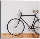 Dibond - Wielrenner fiets met Witte Achtergrond  - 50x50cm Foto op Aluminium (Wanddecoratie van metaal)