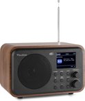Radio met houten behuizing, zwart front, luidspreker, display toont 'Veronica' en songtitel. Met bedieningsknoppen en draaiknop.