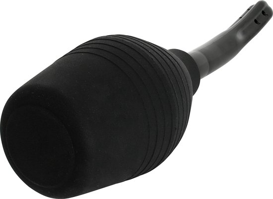 Zwarte anaaldouche met ribbelvormige rubberen pomp en gebogen tuit.