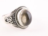 Bewerkte zilveren ring met rookkwarts - maat 16