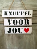 Houten tekstbord met de tekst 'Knuffel voor jou' / verjaardag/ Corona knuffel op afstand/ liefde/ Valentijnsdag