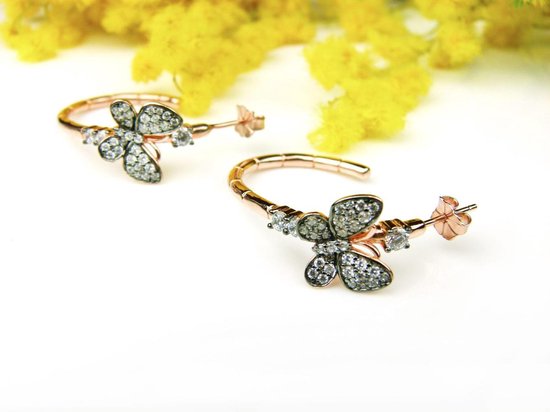 Zilveren oorringen roos goud verguld Model Butterfly blauw gezet met blauwe en witte stenen