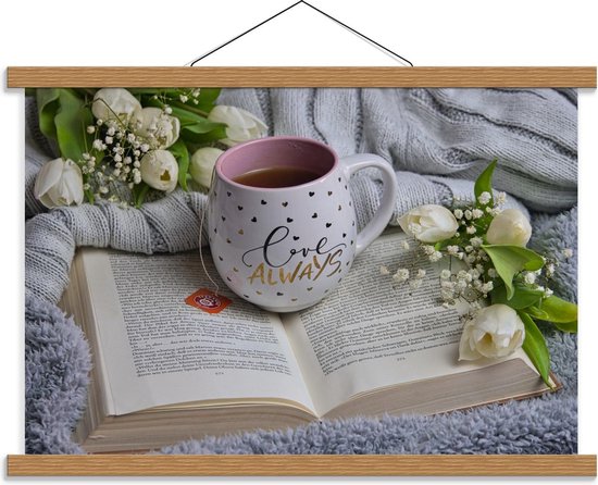 Schoolplaat – Kop Thee met Boek en Bloemen - 60x40cm Foto op Textielposter (Wanddecoratie op Schoolplaat)