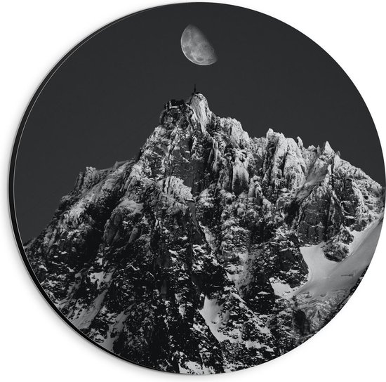 Dibond Wandcirkel - Maan boven Berg (zwart/wit) - 20x20cm Foto op Aluminium Wandcirkel (met ophangsysteem)