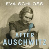 Eva Schloss in 'After Auschwitz'. Zwart-witfoto van een jonge vrouw met een blauw vogeltje op haar arm.