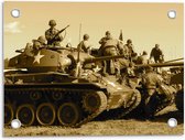 Tuinposter – Tank met Leger uit de Oorlog - 40x30cm Foto op Tuinposter  (wanddecoratie voor buiten en binnen)