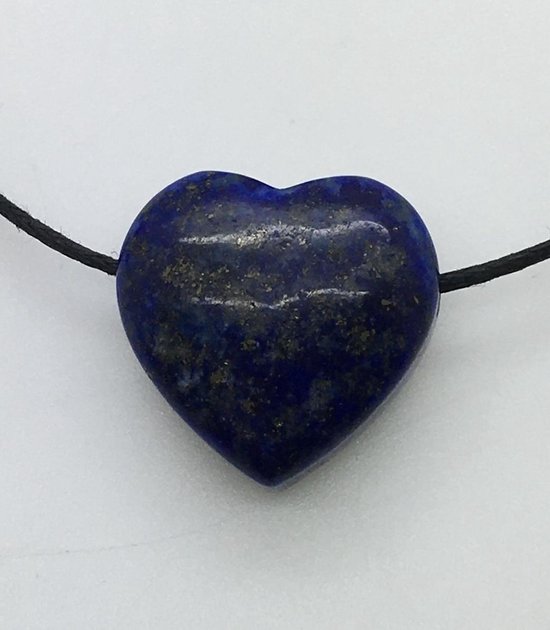 Lapis lazuli hartvormige hanger met gouden spikkels.