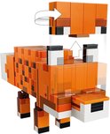 Le renard LEGO Minecraft, orange à taches brunes, queue et pattes blanches. La tête est démontée puis remontée.