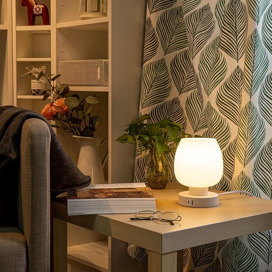 Dimbare Bedlamp met USB-C en A Oplaadpoorten - Kleine Nachtlamp voor Slaapkamer met Witte Opale Lampenkap van Merkloos — afbeelding 5