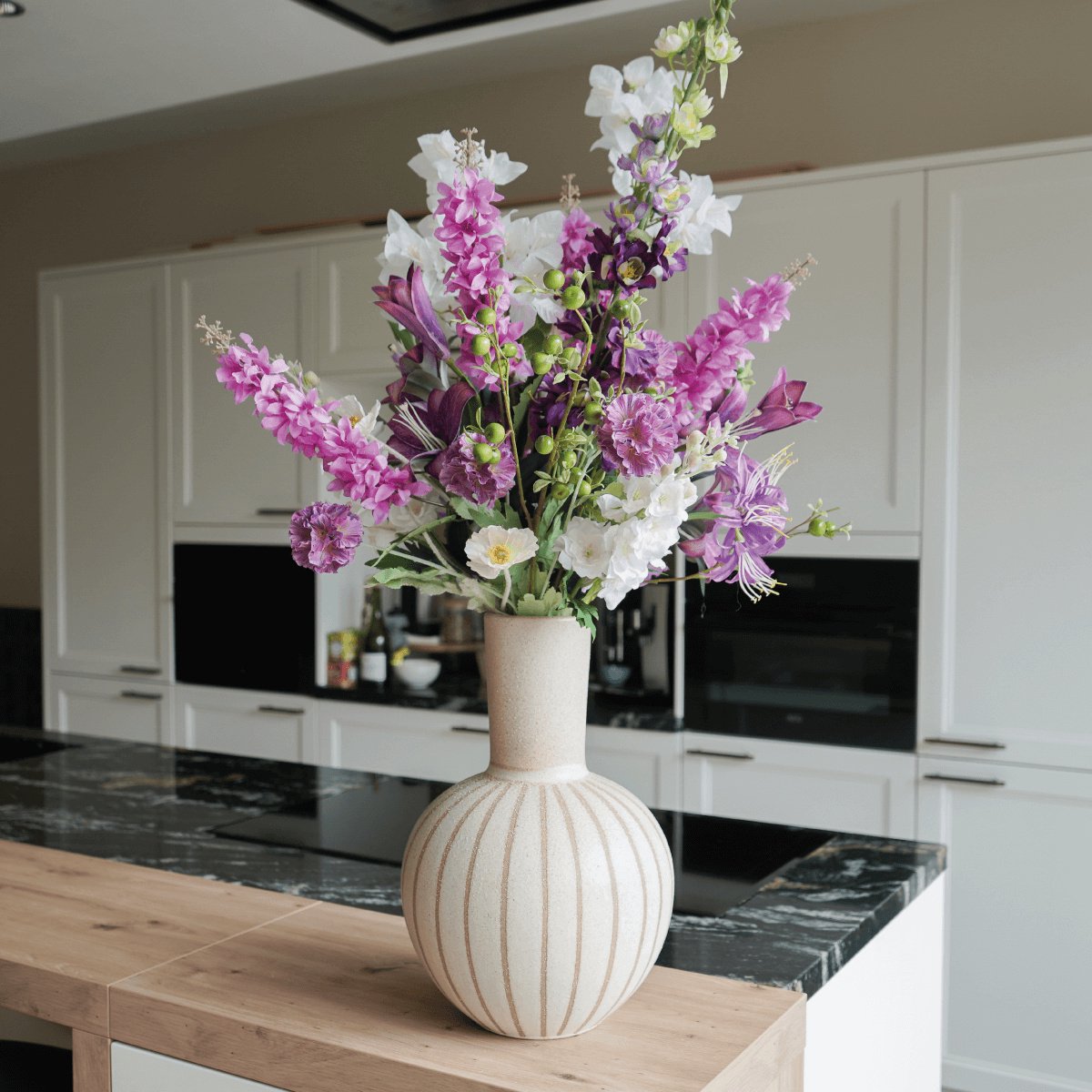 Lush Lilas Zijdenboeket