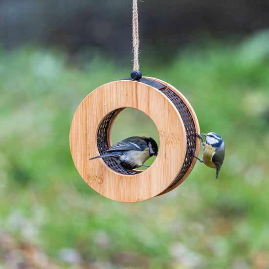 CJ Wildlife - Mangeoire à cacahuètes Kyoto - Ronde - Bamboe et Métal - Mangeoires pour oiseaux élégante et naturelle - Cadeau