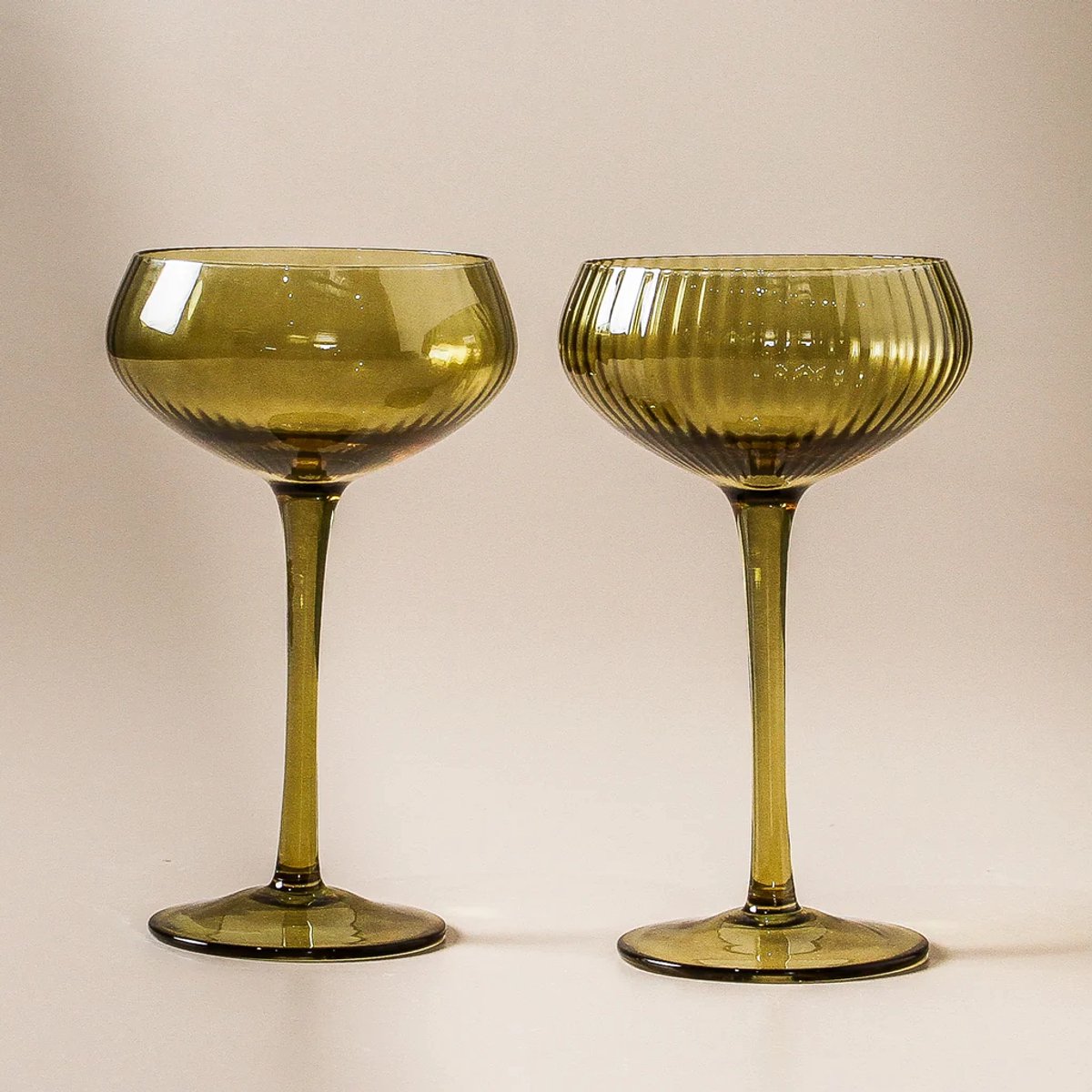 Coupeglazen set van 2 – olijfgroen – gekleurd glas – 177 ml – in stijlvolle geschenkdoos