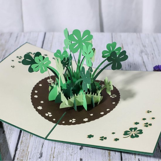 Tekening Van Een Klavertje Vier Symbool Van Goed Geluk Klavertje Vier Voor St Patricks Day Tekening Van Een Klaver Geisoleerd Op Een Witte Achtergrond Vectorillustratie 23321036