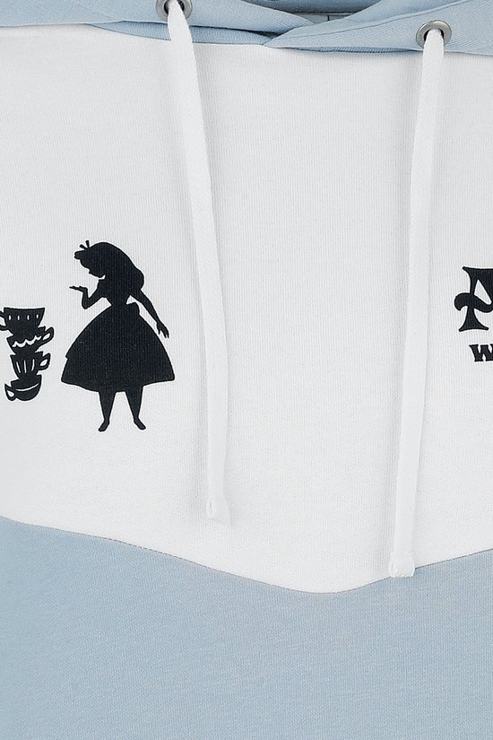 Lichtblauwe hoodie met witte borst met Alice in Wonderland silhouetten en tekst.