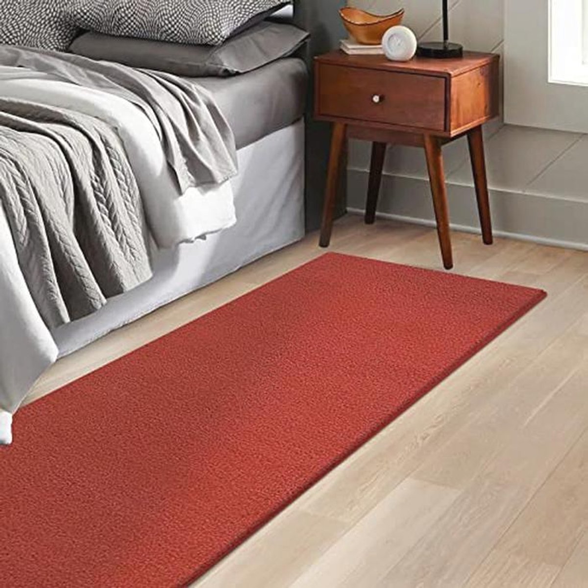 Fluffy Velvet Bed Runner - Elegant Bedroom Carpet - Non-Slip Bumper for a Cozy Atmosphere 