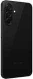Zwarte Samsung Galaxy A26 5G, schuin van achteren gezien, met drievoudige camera.
