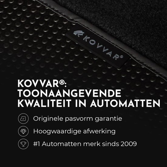 Zwarte mat met Kovvar logo, tekst: Kovvar: toonaangevende kwaliteit in automatten, originele pasvorm garantie, hoogwaardige afwerking