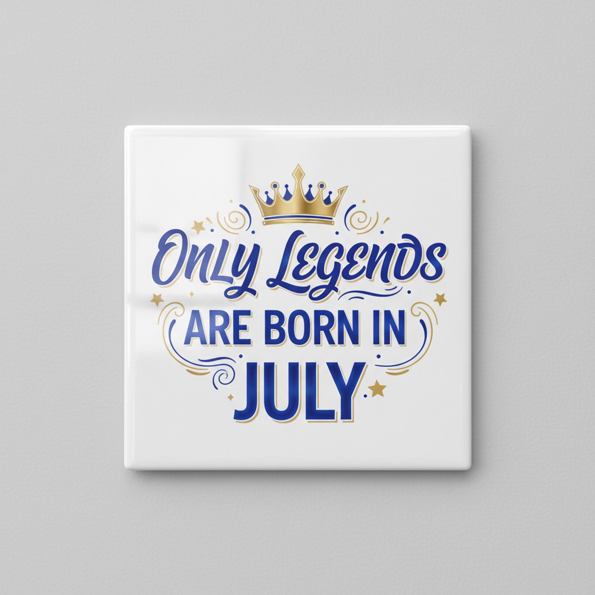 Nevolis “Only Legends Are Born in July” Premium Verjaardagstegel – Uniek Keramisch Cadeau – 15×15 cm Multi Color