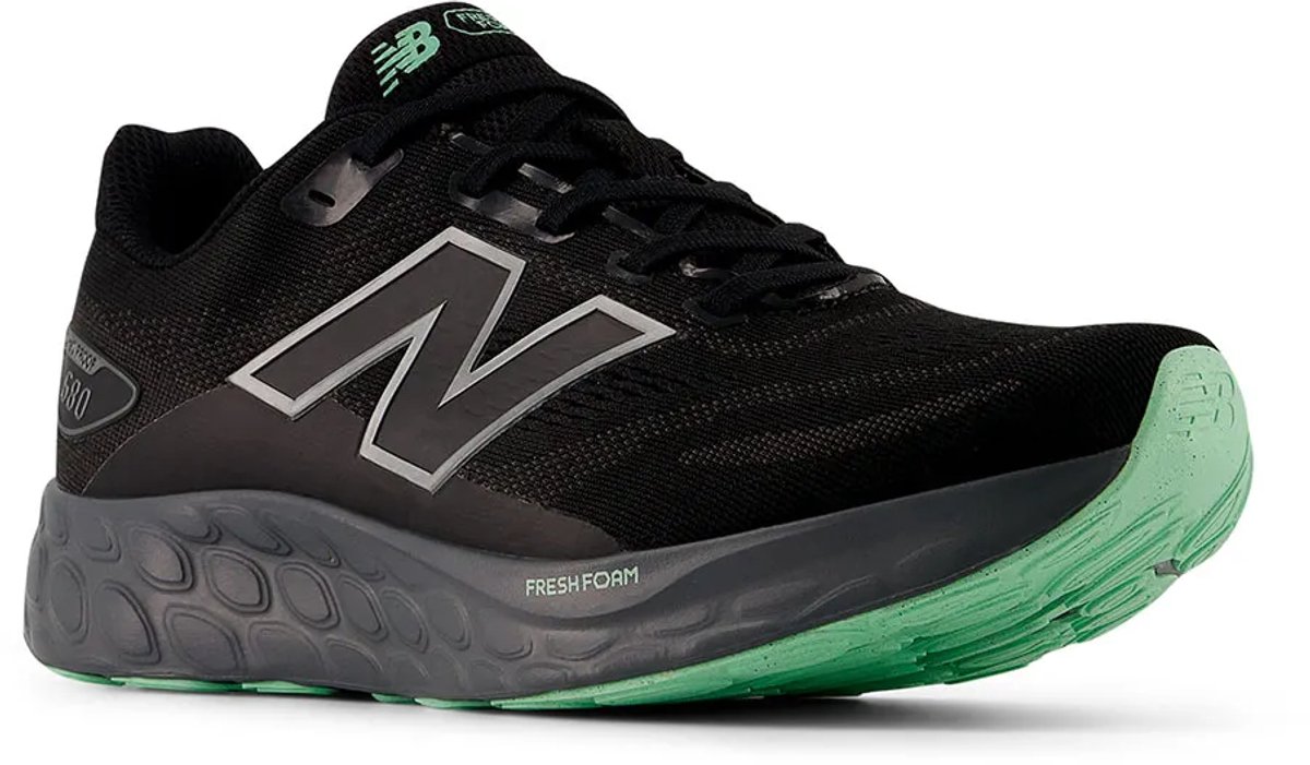 New Balance Fresh Foam 680 V8 Waterproof Hardloopschoenen 1/2 Vrouw Zwart