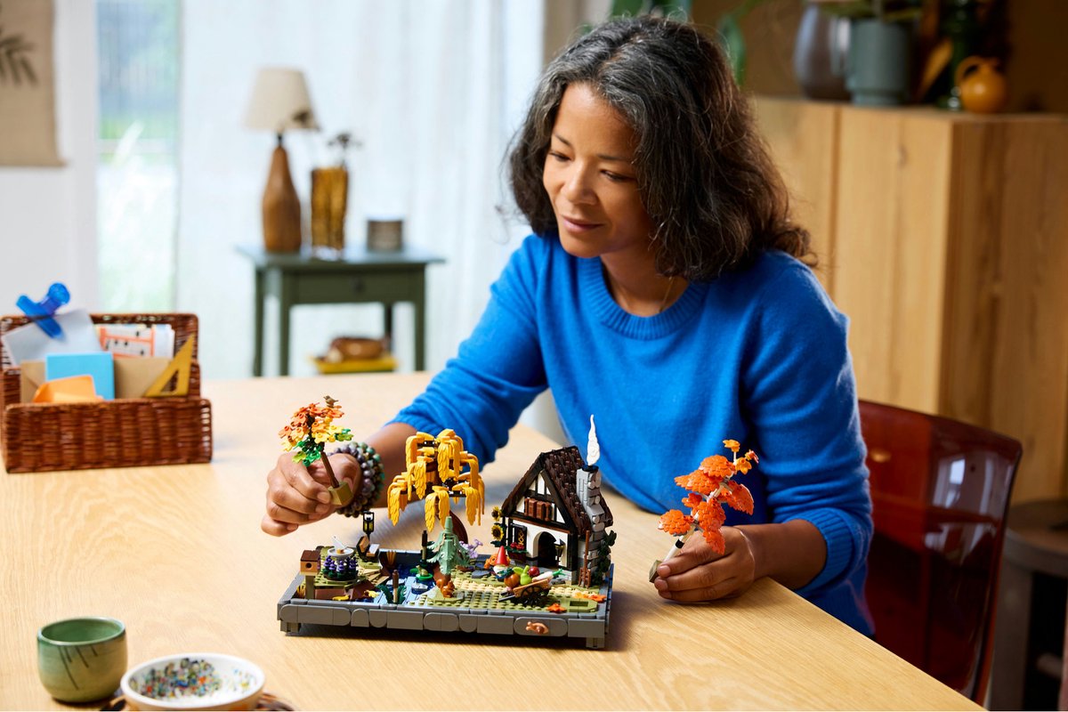 LEGO Icons Herfsttuin met Cottage Herfstdecoratie - Bouwpakket voor Volwassenen - 11372 – foto 5