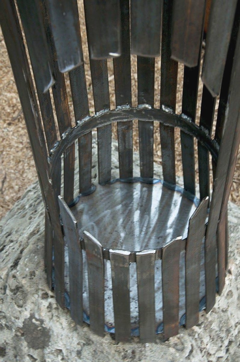 Decoratieve Vuurzuil 60 cm - Metalen Vuurkorf voor een Betoverende Sfeer