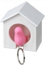Klein wit vogelhuisje met roze vogeltje wat tevens een sleutelhanger en fluitje is  - NBH®
