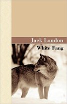 Boek kaft met Jack Londons 'White Fang' en een afbeelding van een witte wolf in de sneeuw.