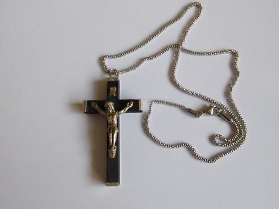 Ketting met hanger Benedictus kruisje zwart  3.5cm