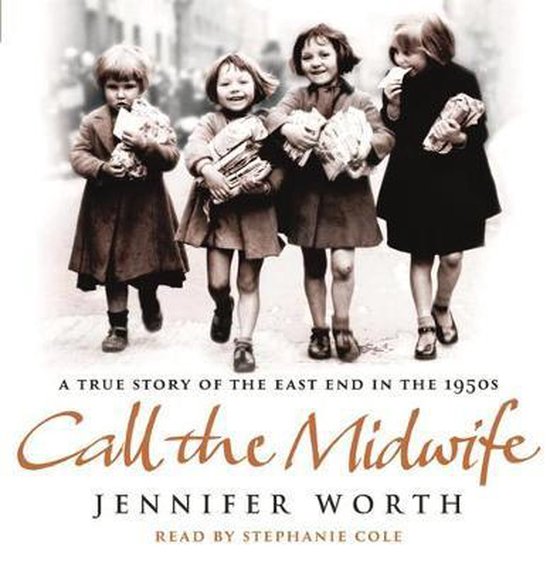 Vier kinderen dragen stapels papieren. De titel 'Call the Midwife' staat onderaan.
