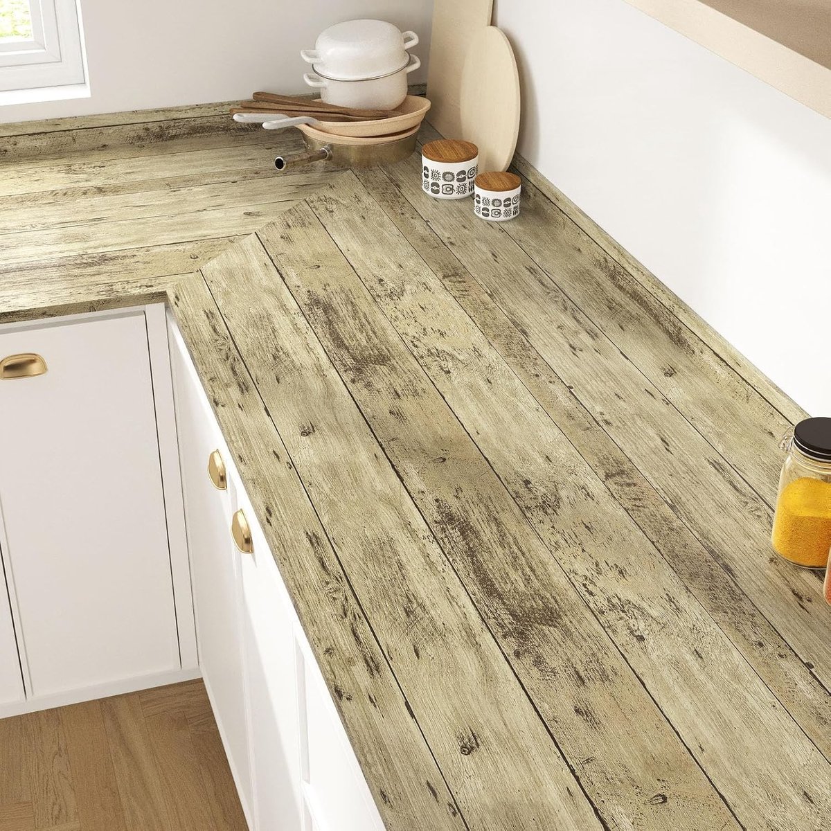 Zelfklevend bruine houtlook behang voor een warme en natuurlijke uitstraling in huis, eenvoudig aan te brengen en perfect voor renovatie