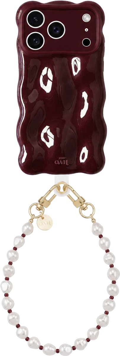 xoxo Wildhearts Bubbly case Burgundy - Burgundy Pearl (kort koord) - geschikt voor iPhone 17 Pro Max - Hoesje met telefoonkoord - golvend hoesje met kralenketting - Telefoonhoesje met afneembaar koord - schokbestendig - Bordeaux rood / Burgundy