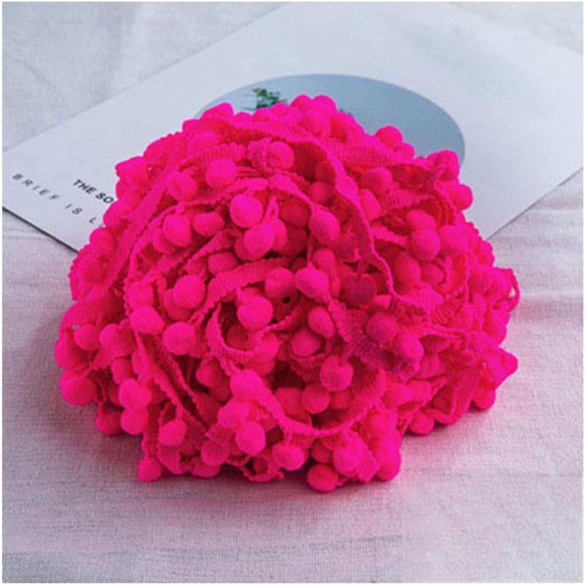 Kleurrijke Pom Poms Kwast Band Kantlint met 1,2 cm Pompons Bolletjesband Pomponband Kwast Trim Band voor Knutselen Naaien Kleding Thuis Decoreren Fluorescerend Rozerood 5 Yard