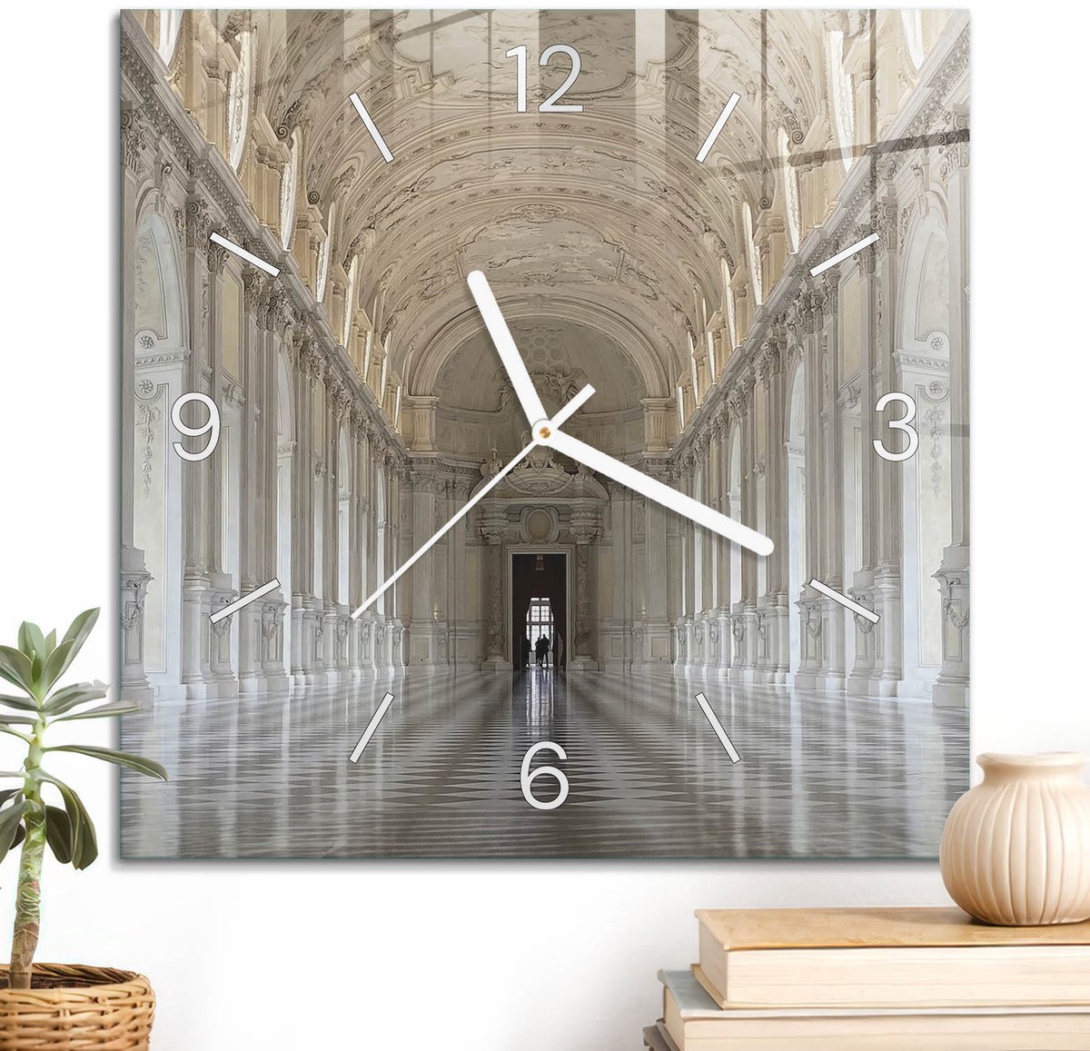 ArtPrintCave Beige Glazen Klok - 30x30 cm - Wandklok Vierkant - Barok Interieur Unieke Klok - Interieurs Stille Wandklok - Witte Klokwijzers