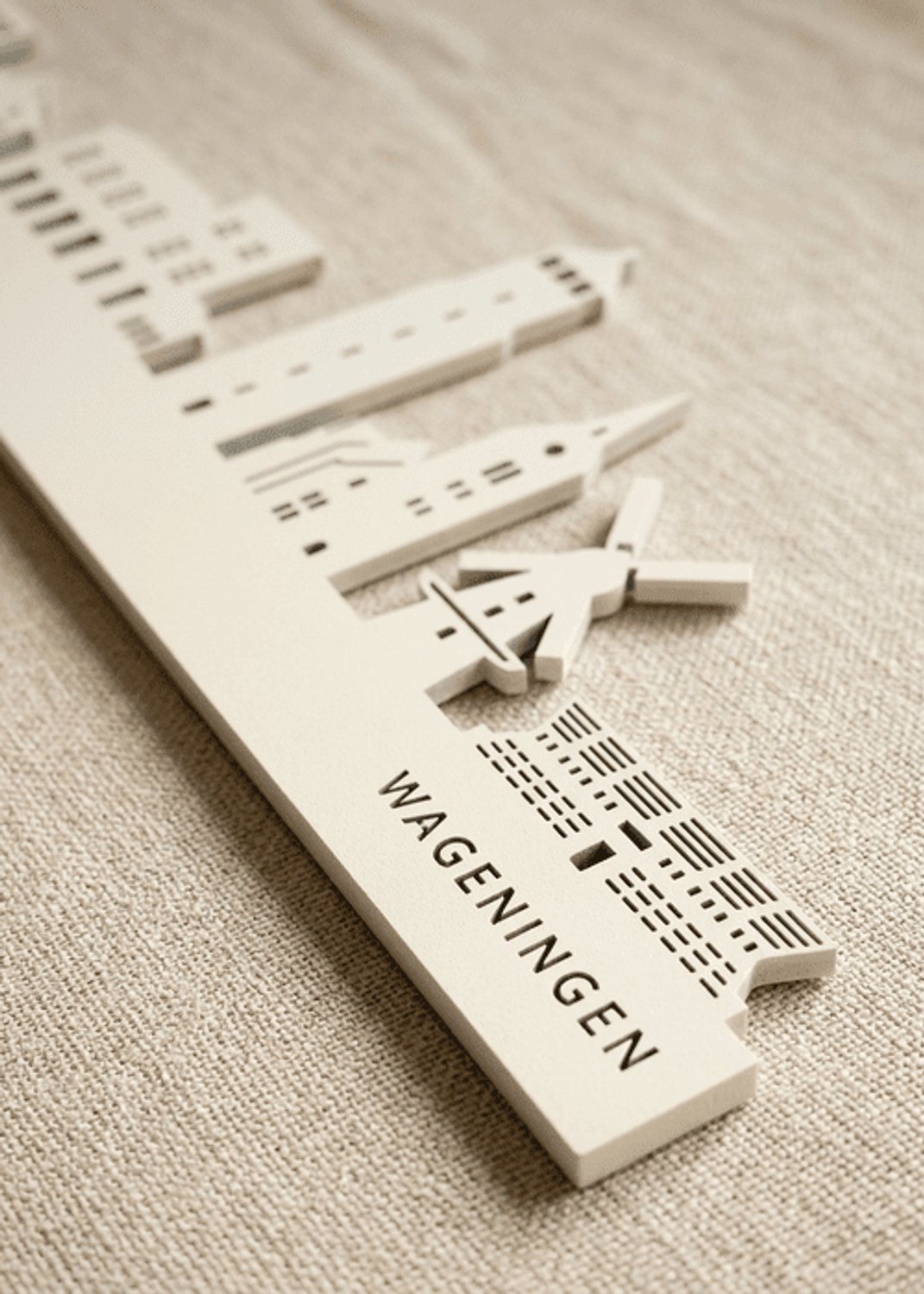 Houten Skyline Wageningen | Wanddecoratie voor aan de muur | Wit MDF | 100 x 19 cm
