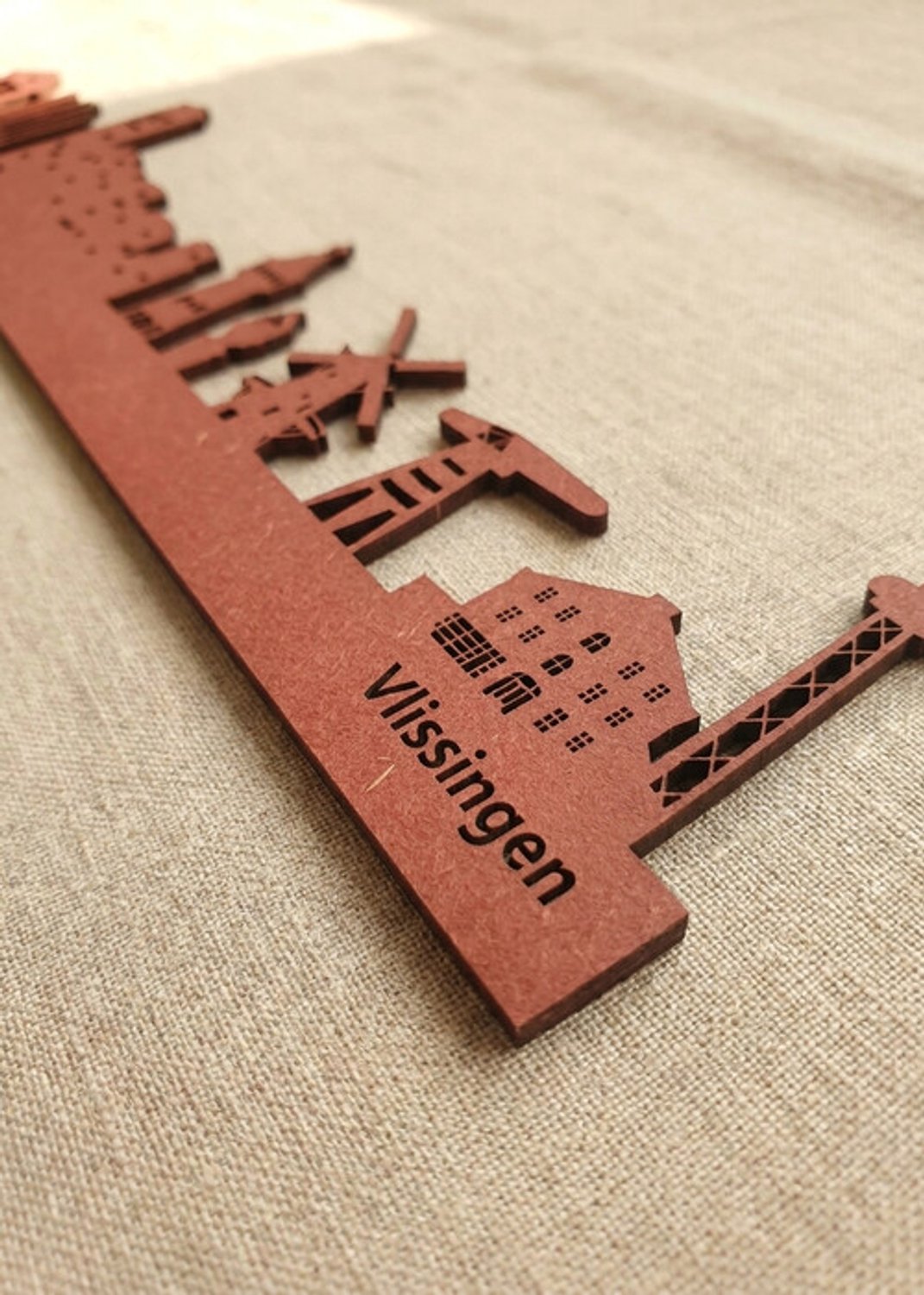 Houten Skyline Vlissingen | Wanddecoratie voor aan de muur | Rood MDF | 100 cm breed