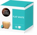 NESCAFÉ Dolce Gusto Flat White verpakking met een mok koffie en 16 cups.