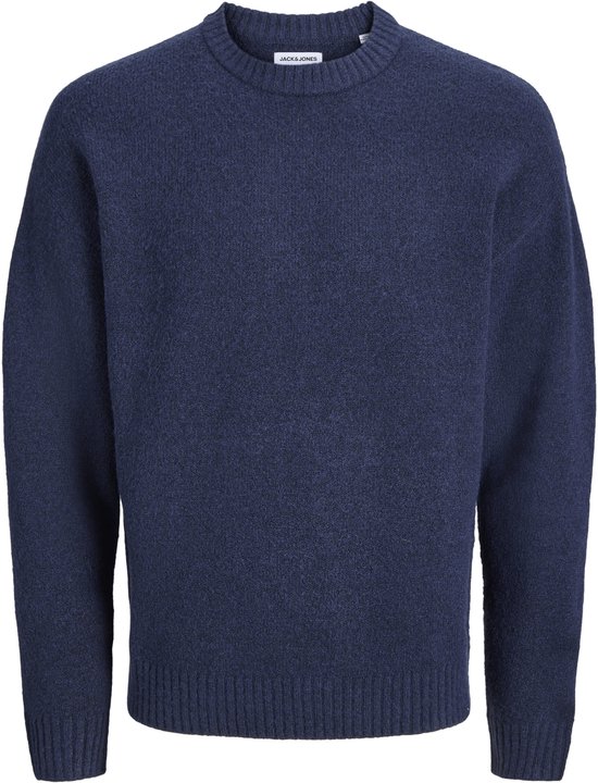 Marineblauwe trui met ronde hals en Jack & Jones-label bij de nek.