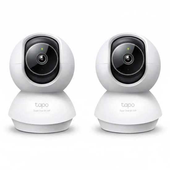 Twee witte TP-Link Tapo beveiligingscamera's met een zwarte lens en de tekst 'tapo Super Clear 3K 5MP' op de behuizing.