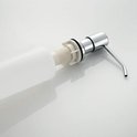 Chroomkleurige inbouwzeepdispenser met bevestigingsring en witte kunststof fles.