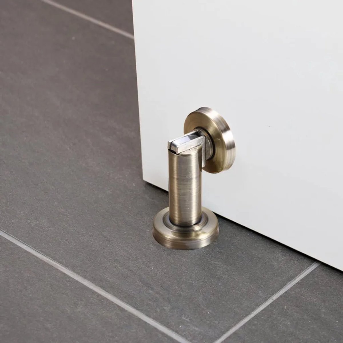 Magnetische deurstopper, deursluiting van geborsteld roestvrij staal, modern en minimalistisch design, stevig en duurzaam, kindveilige deurstopper, kan aan de muur of op de vloer worden gemonteerd.