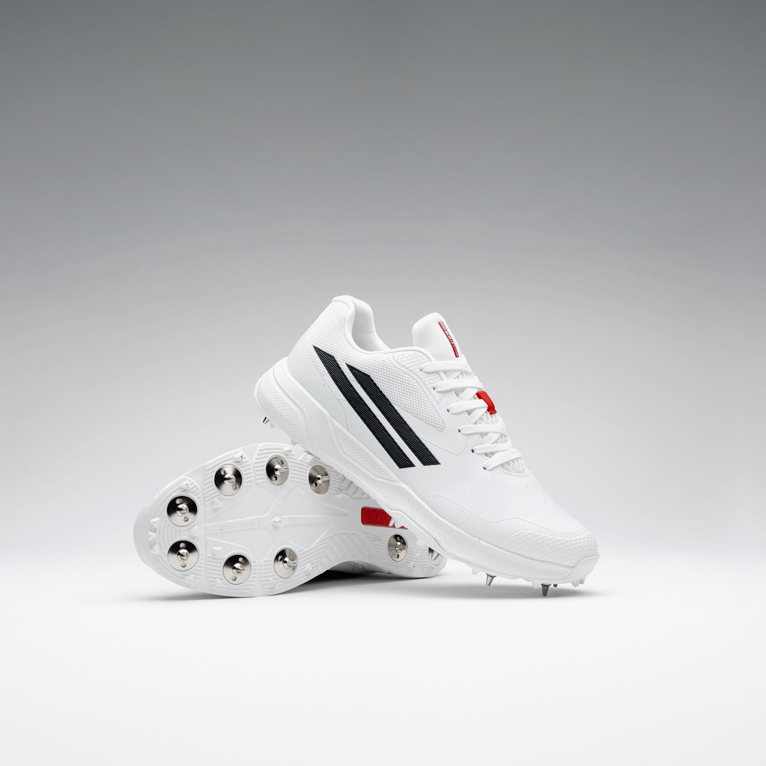 Gray-Nicolls cricket schoenen Revo Pro 3.0 spikes wit navy maat 7.5.