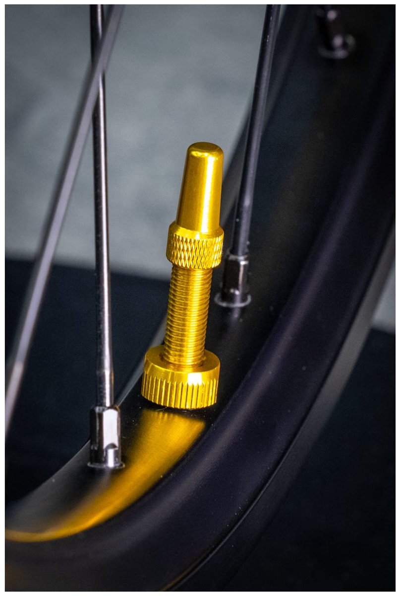 Muc-Off V2 Tubeless Valve Kit - Ventielen voor Racefiets en Mountainbike - 44mm - Goud - 6061 Aluminium - Set van 2 thumbnail 2