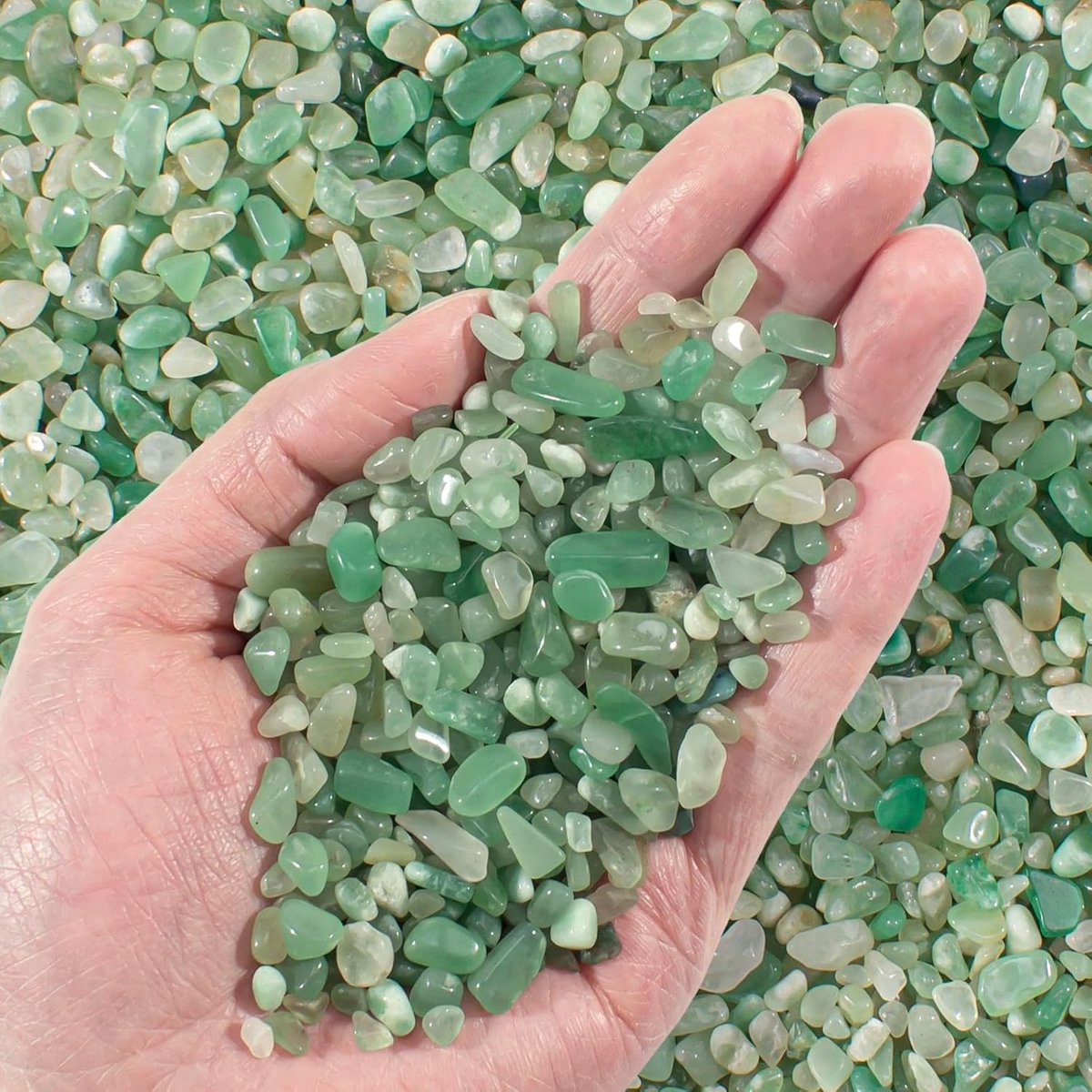 Chips Bulk Groene Aventurijn Verpletterde Quartz Stenen Kiezelstenen, 5-7mm Gepolijst Tumbled Healing Crystal Chips Crushed Rocks Jade Pebbles voor Aquarium, Tuin en Thuis - 2 lbs (900