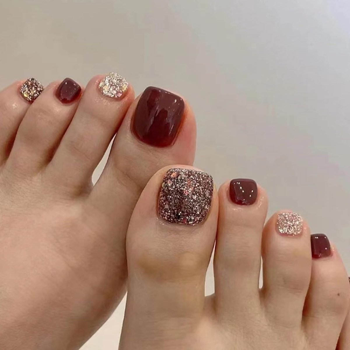 24 stuks teennagels, kort, vierkant, wijnrood, glitter, valse teennagels, volledige dekking, kunstnagels om op te plakken, voor vrouwen en meisjes, doe-het-zelf nagelkunst
