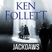 Boek kaft van Ken Follett met de titel "Jackdaws". Een dramatische, sfeervolle afbeelding van mensen in een station, badend in zonlicht.