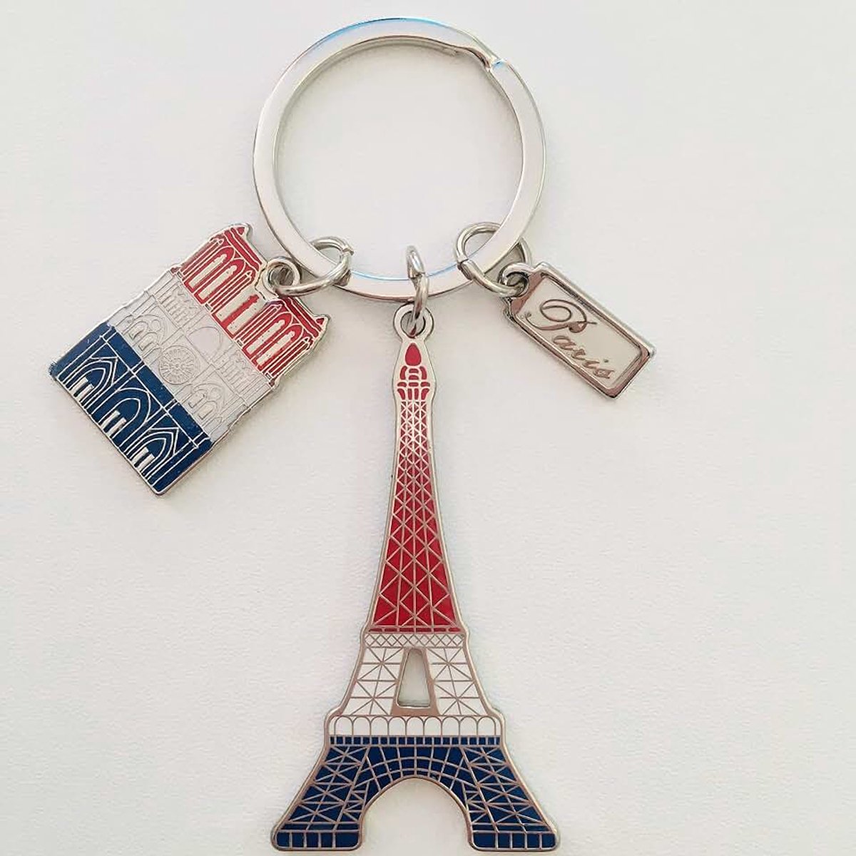 Parijs Eiffeltoren van metaal – model Eiffeltoren + Notre Dame de Paris – hoogte van de Eiffeltoren 6 cm