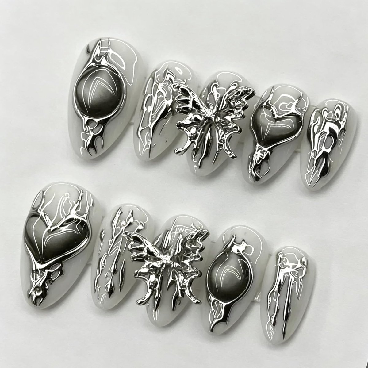 30 stuks press-on nagels, kort, amandel, zilvergrijs, 3D, vlinder, hart, chroom, charms, diamantdesign, kort, amandel, Y2K, nepnagels, zilver, herfst, winter, kunstnagels